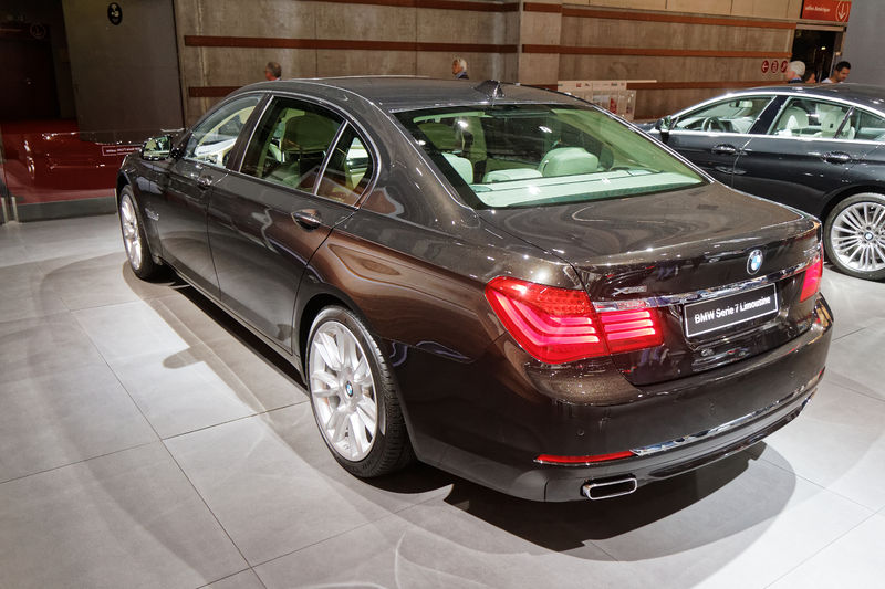 Soubor:BMW Serie 7 Limousine - Mondial de l'Automobile de Paris 2014 - 003.jpg