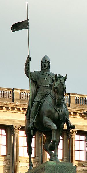 Soubor:Wenceslaus I Duke of Bohemia equestrian statue in Prague 1.jpg