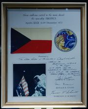 Czech flag on Apollo17 board.jpg