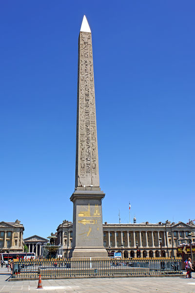 Soubor:France-000122-Luxor Obelisk-DJFlickr.jpg