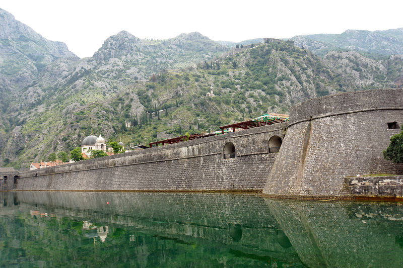 Soubor:Montenegro-02349-Walls of Kotor-DJFlickr.jpg