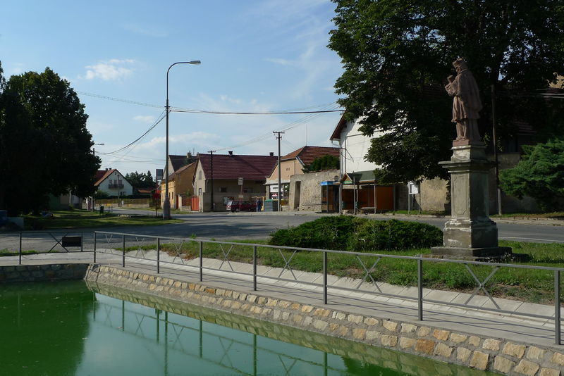Soubor:Vysehorovice centrum.JPG
