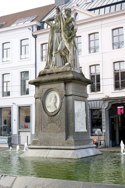 Soubor:Belgium-6330 - Monument to Jan Frans Willems (14080331932).jpg