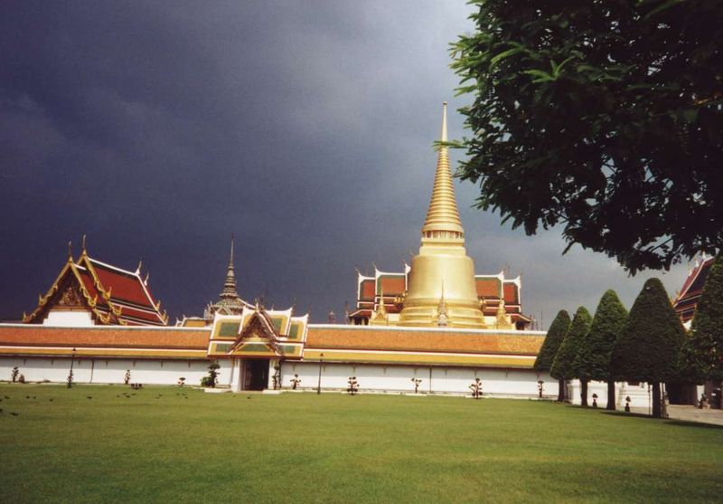Soubor:Wat Phra Kaew outside view.jpg