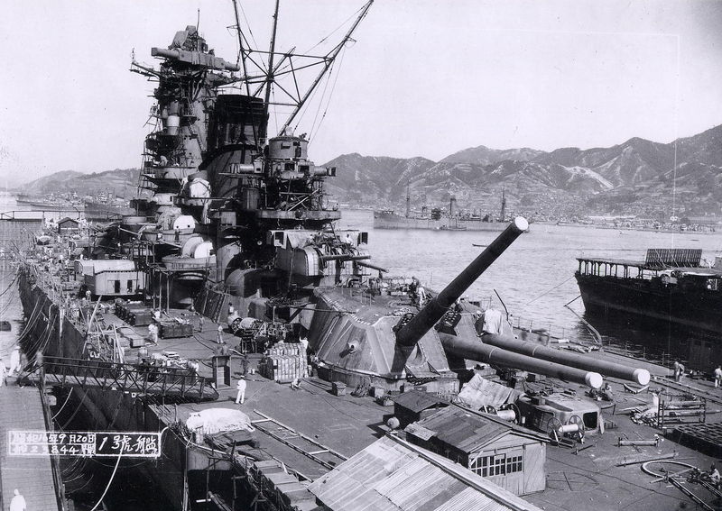 Soubor:Yamato battleship under construction.jpg