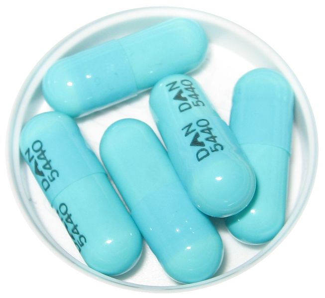 Soubor:Doxycycline 100mg capsules.jpg