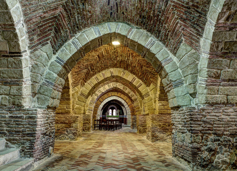 Soubor:Archi della Cripta Normanna.jpg