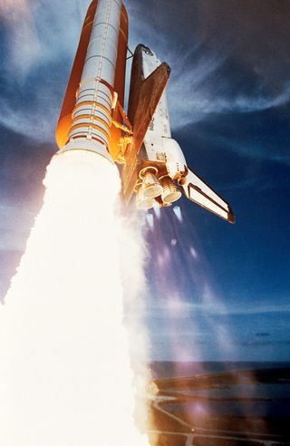 Start raketoplánu do mise STS-51-F