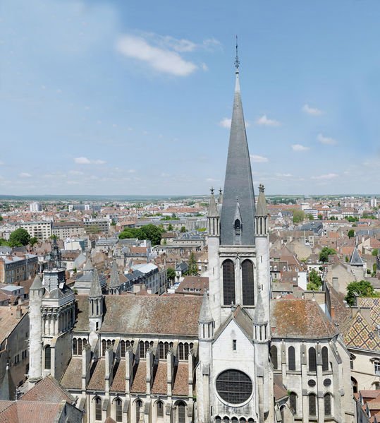 Soubor:Dijon Eglise Notre Dame Fléche.jpg