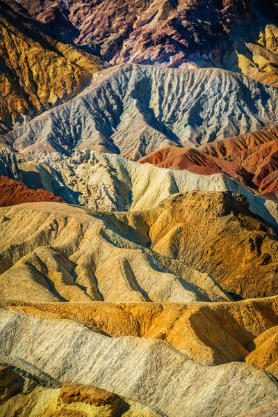 Soubor:The Crazy Colors of Death Valley.jpg